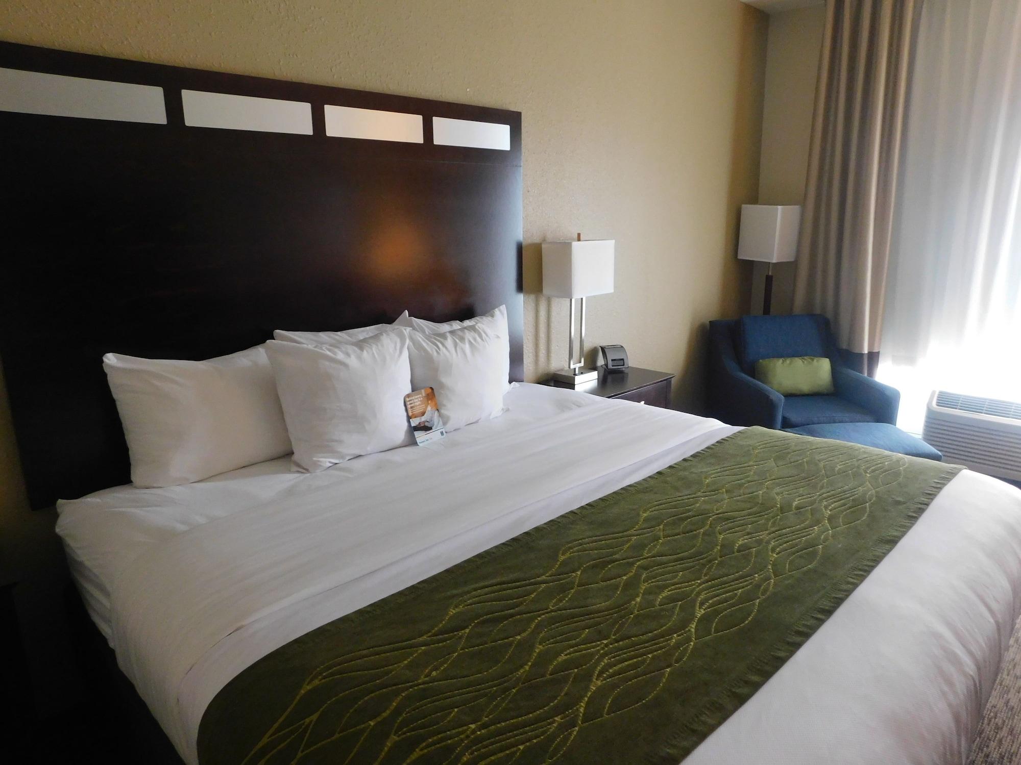 Comfort Inn St. Clairsville Экстерьер фото