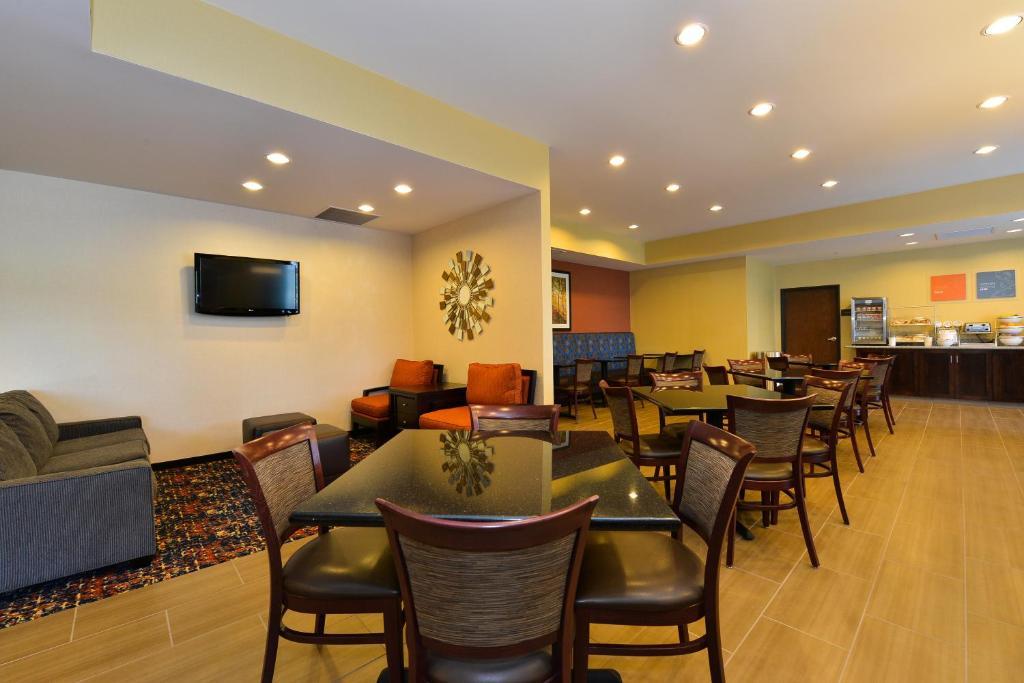 Comfort Inn St. Clairsville Экстерьер фото