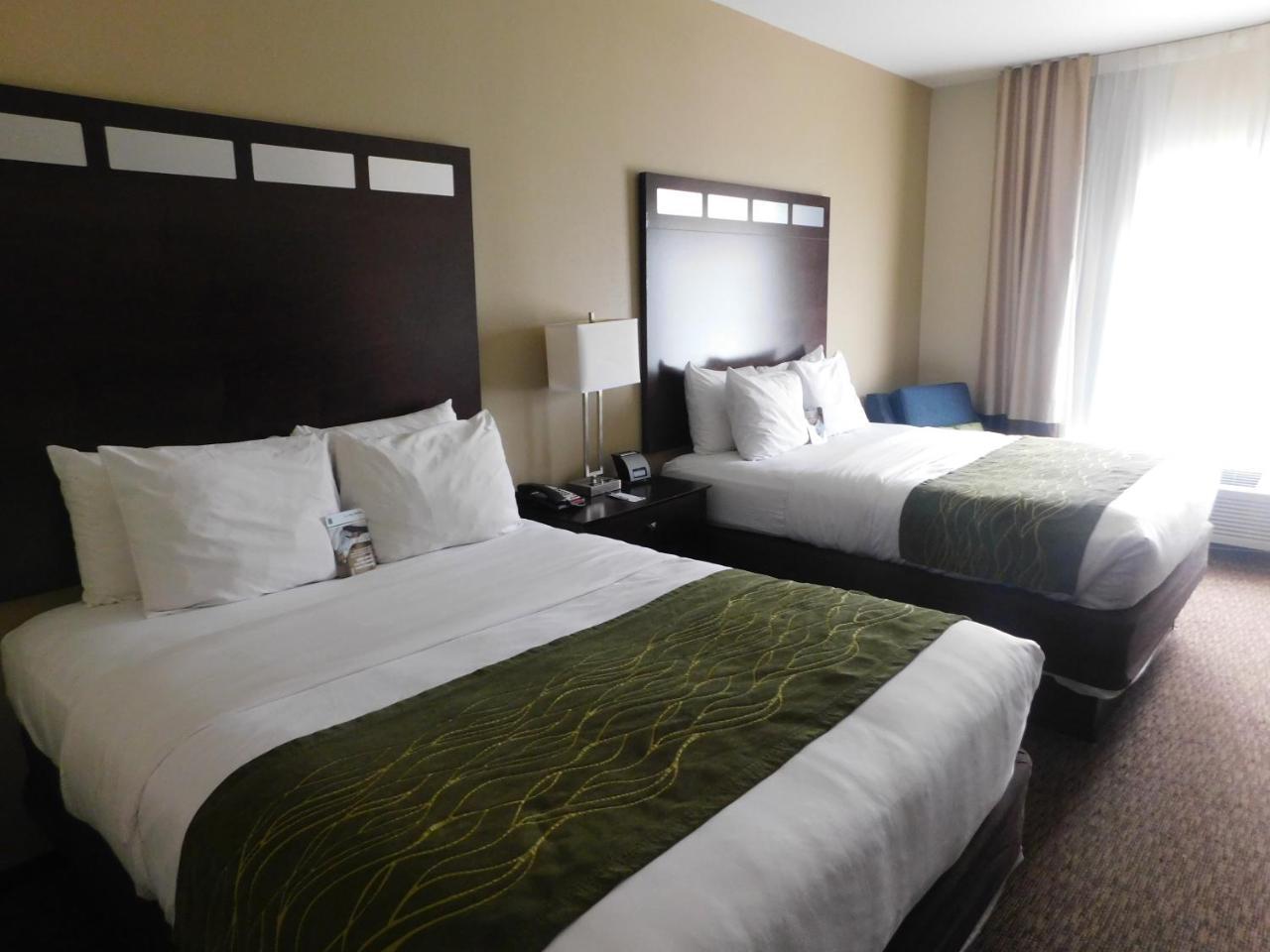 Comfort Inn St. Clairsville Экстерьер фото