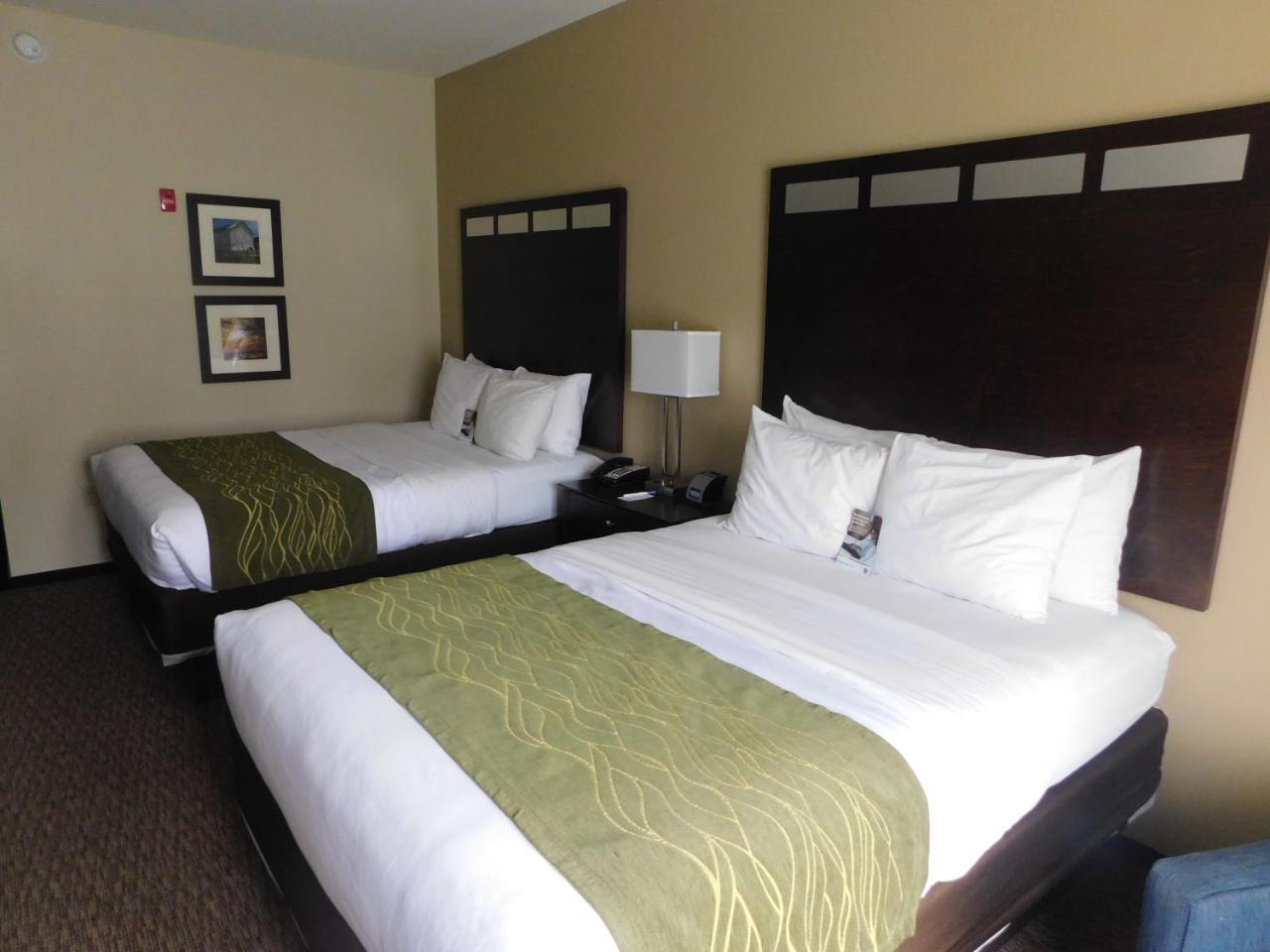 Comfort Inn St. Clairsville Экстерьер фото