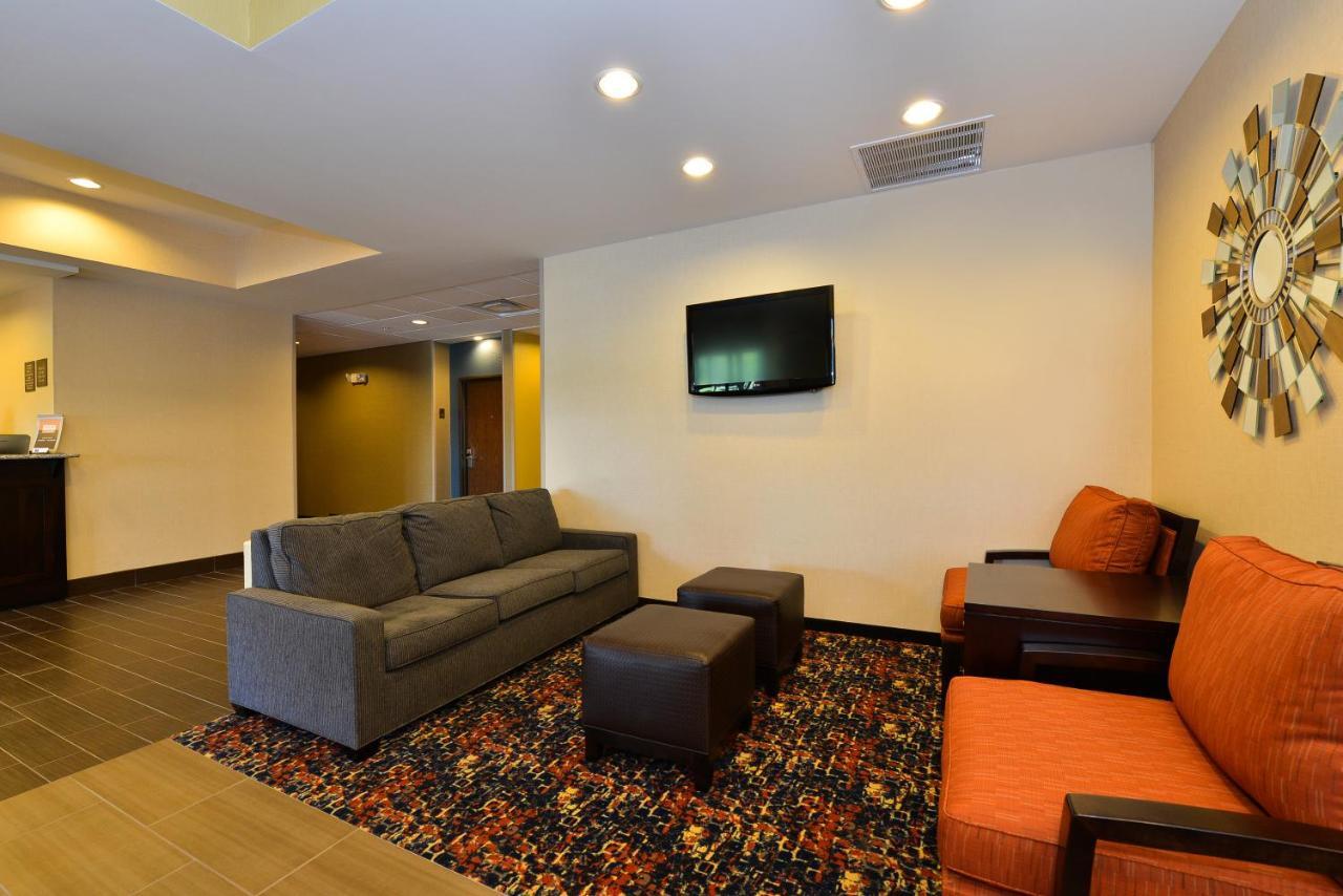 Comfort Inn St. Clairsville Экстерьер фото